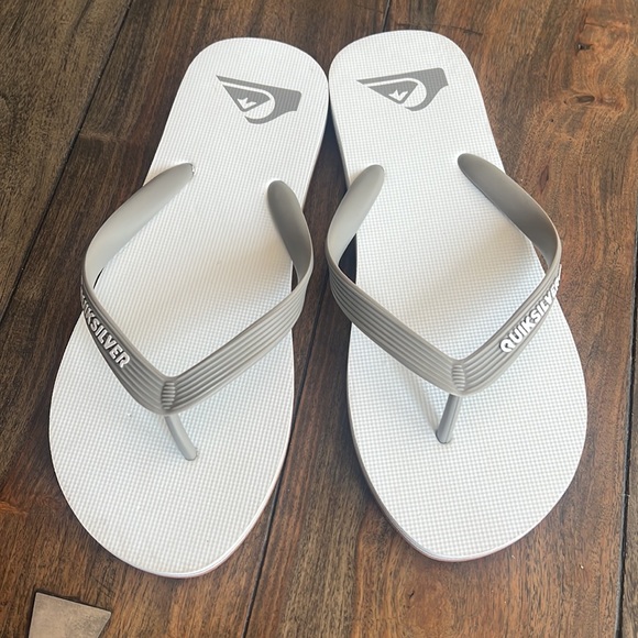 NWOT~Quiksilver Men's Molokai 3 Point Flip Flop Sandal - Picture 2 of 4